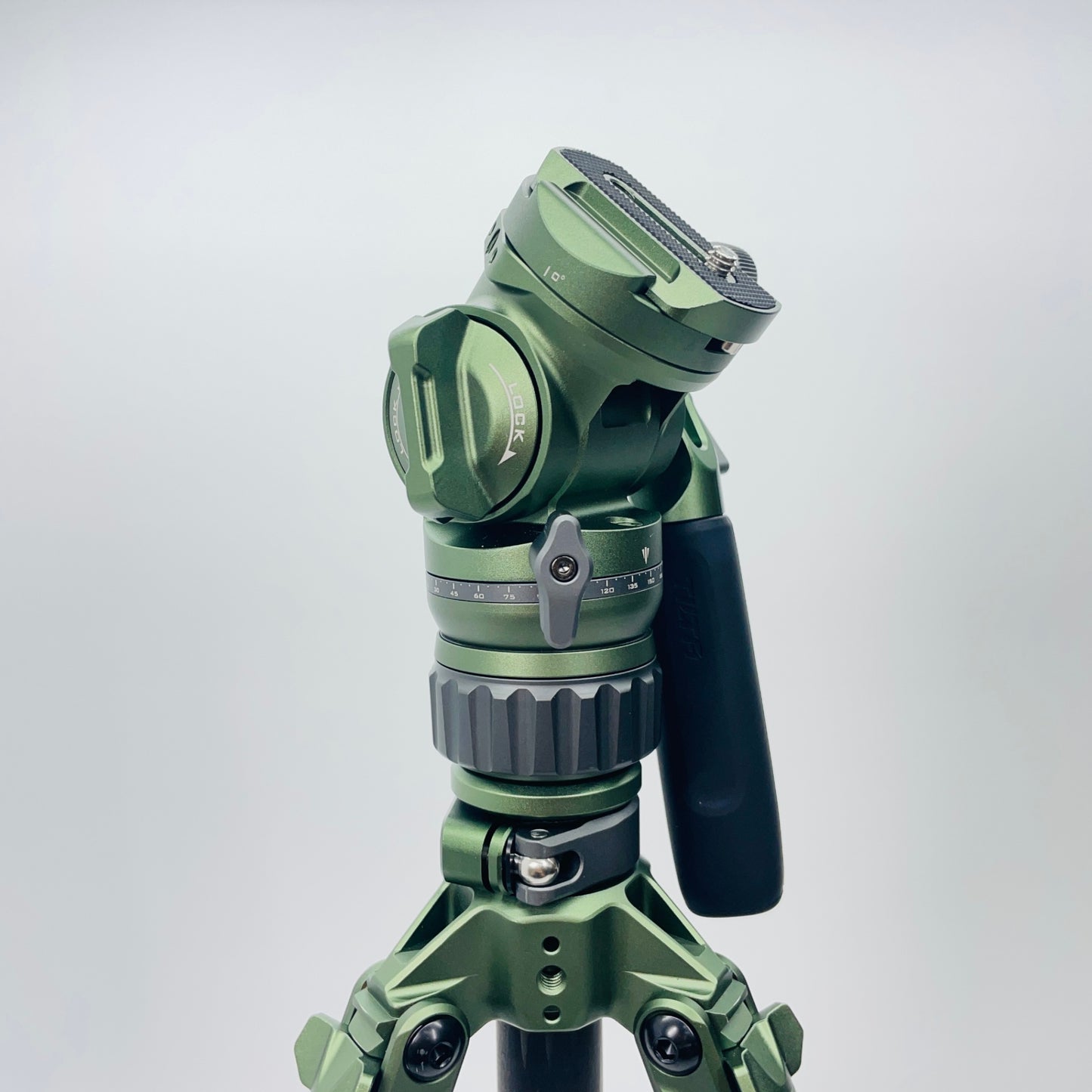 美品 TILTA VT05 カーボンファイバー三脚 【C4369-120】