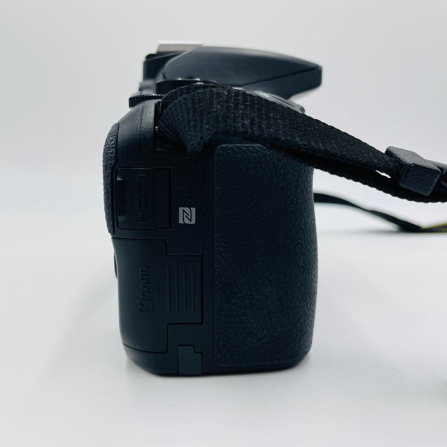 Nikon D5600 AF-P 18-55mm VR レンズキット【C4044-60】