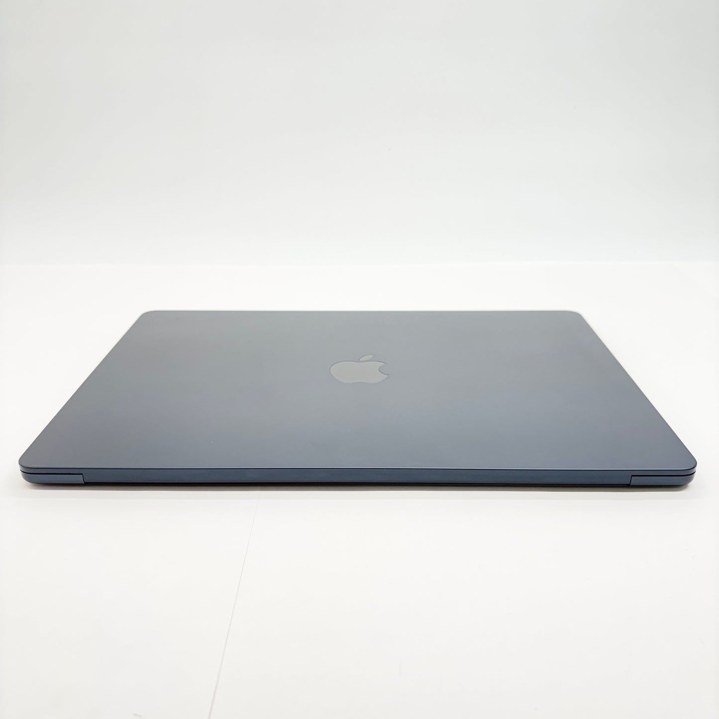 美品 MacBook Air 15インチ (Early 2024) Apple M3 8コア/16GB/SSD 512GB ミッドナイト MXD43J/A バッテリー最大容量94%【C6261-80】