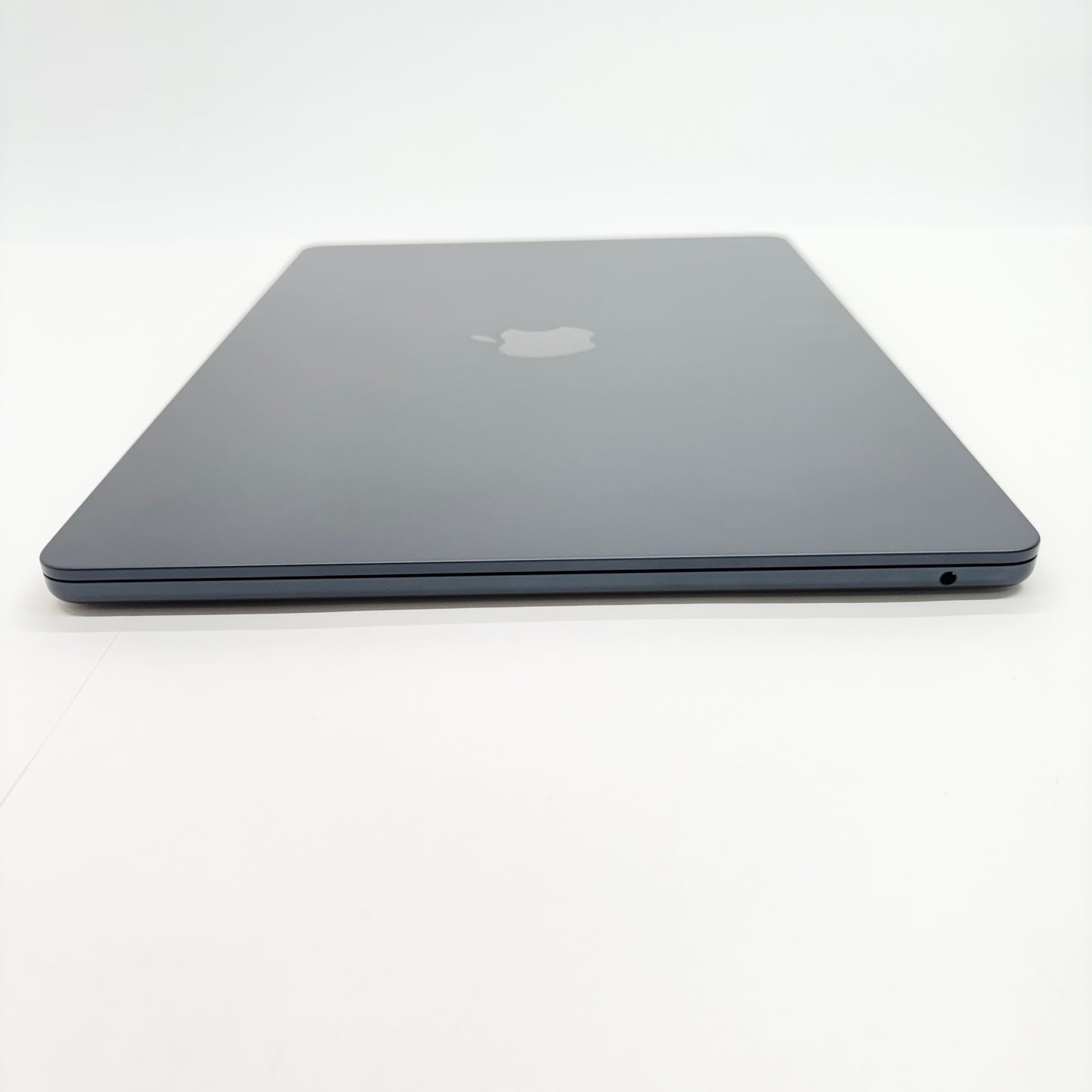 美品 MacBook Air 15インチ (Early 2024) Apple M3 8コア/16GB/SSD 512GB ミッドナイト MXD43J/A バッテリー最大容量94%【C6261-80】