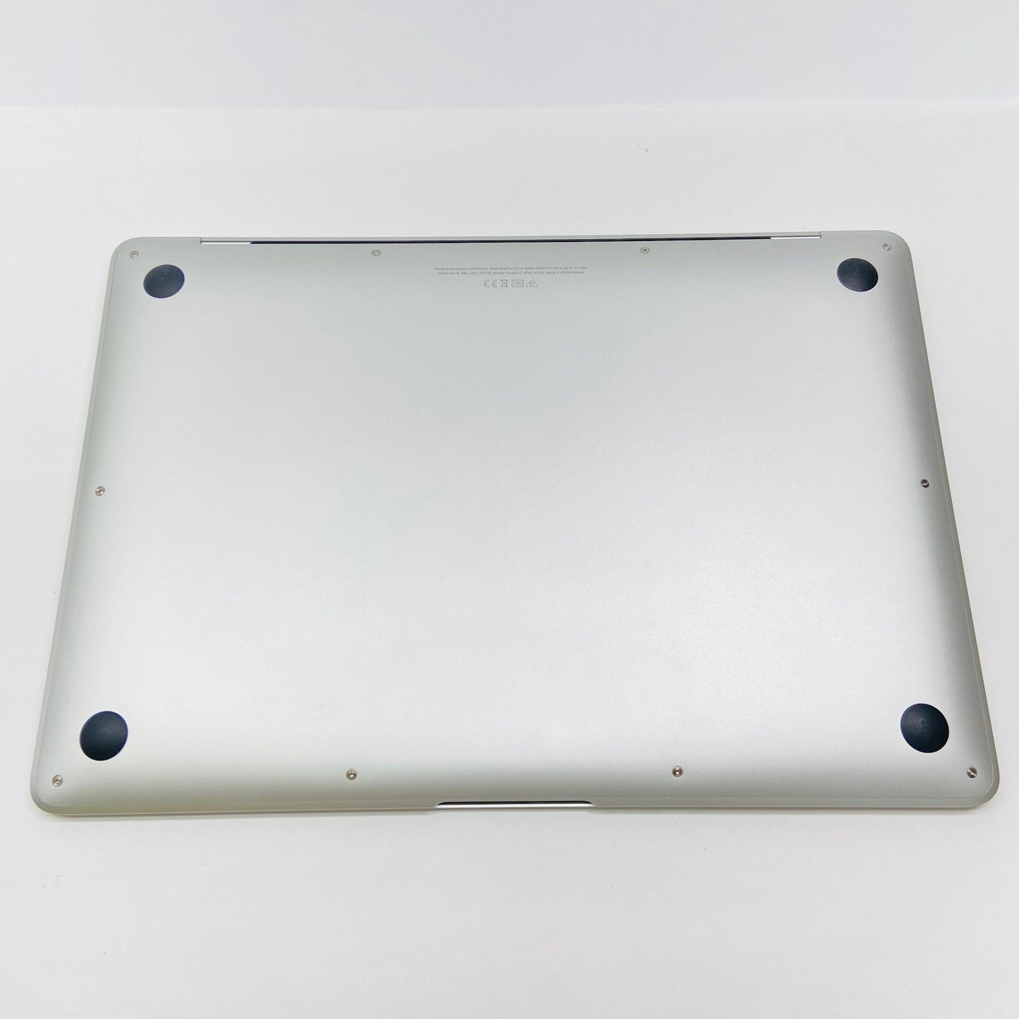 Apple MacBookAir 2020 13インチ i3 8GB 256GB 充放電回数27回【C4076-80】