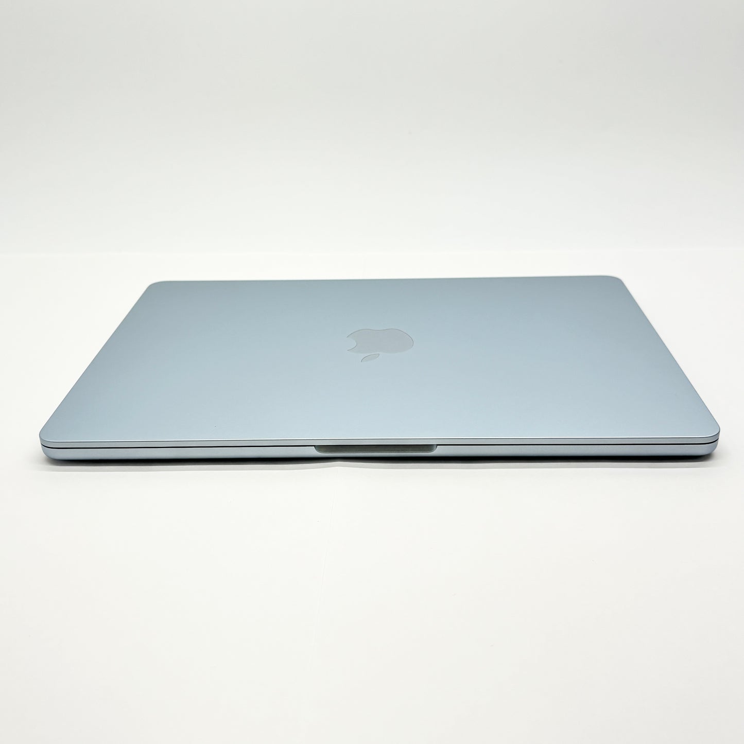 美品 Apple MacBookAir 13インチ M5 16GB 512GB バッテリー最大容量100% スカイブルー【C8380-80】