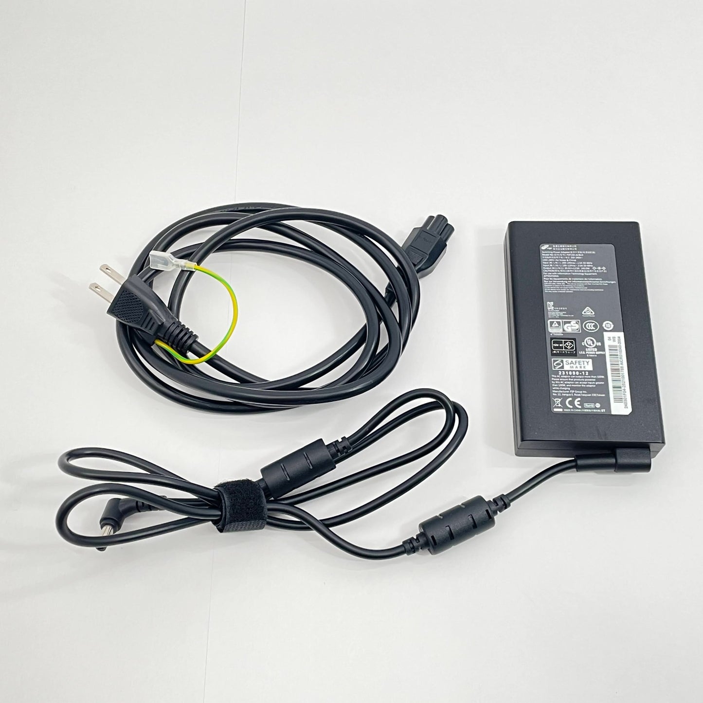 美品 GALLERIA ZL7C-R57-6A Ultra 7 255HX 32GB SSD1TB RTX5070 Windows11Home 元箱・充電器付属【C6608-100】