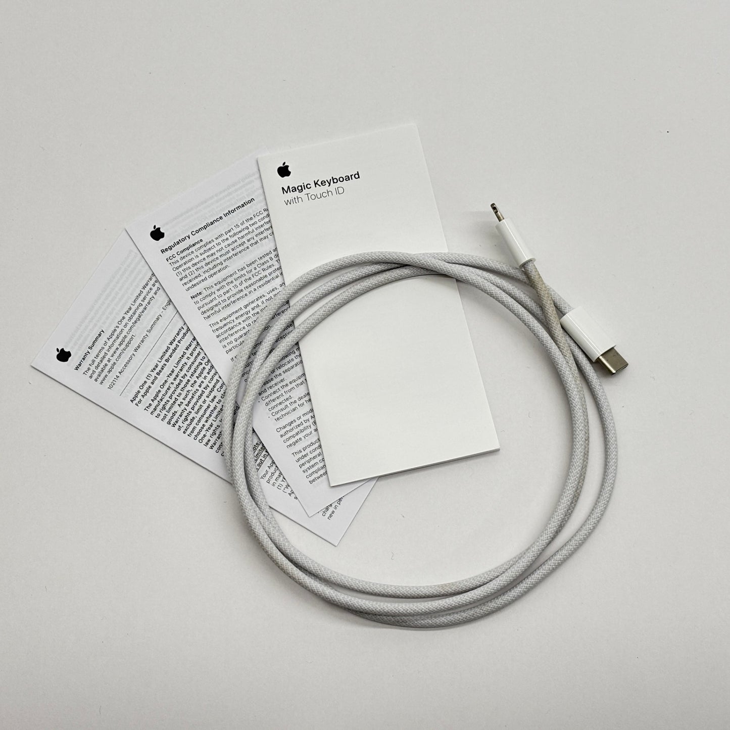 美品 Apple Magic Keyboard マジックキーボード with Touch ID MK293LL/A【C8558】