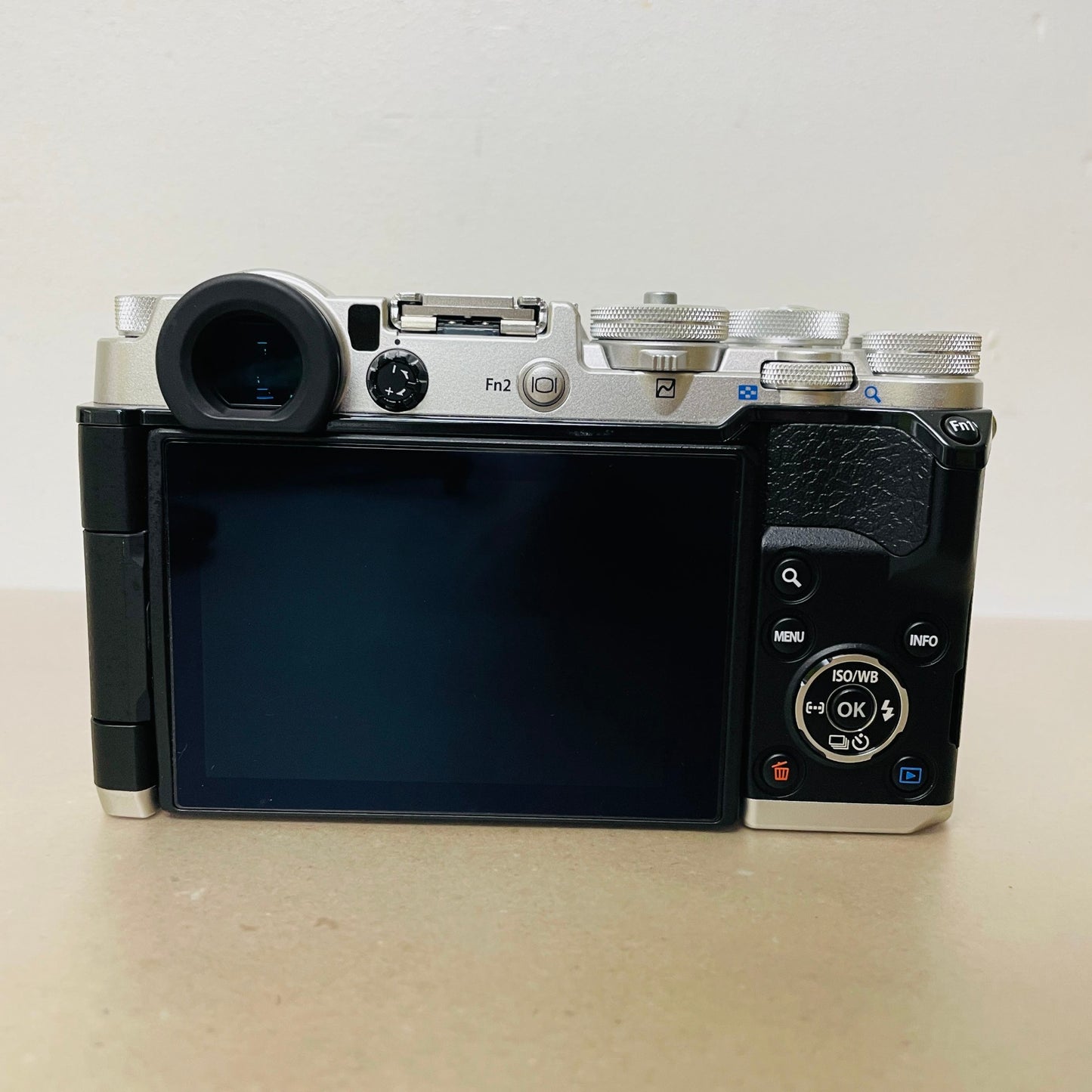 美品 オリンパス OLYMPUS PEN-F ボディ Body SLV ミラーレス一眼 【C3548-60】
