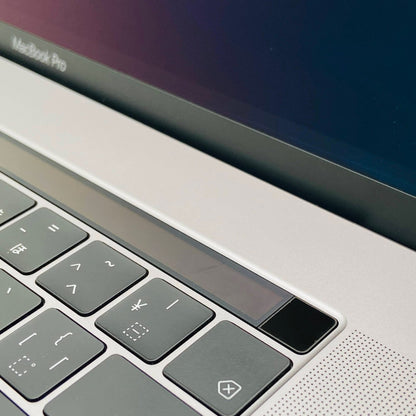 Apple MacBook Pro 15インチ 2018 2.9GHz 6コア i9 32GB SSD1TB 【C7928-80】