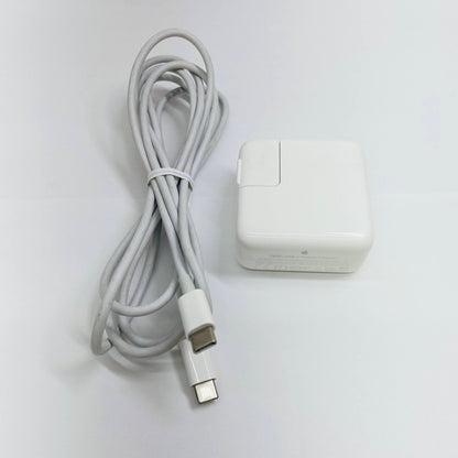 美品　Apple MacBook Air 2020 MGN93J/A Apple M1 8GB SSD256GB C3865 80サイズ発送