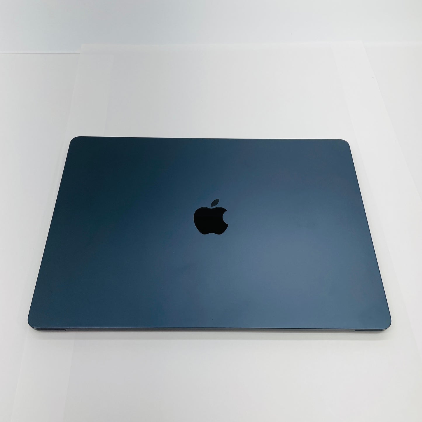 Apple MacBook Air 15インチ 2025 M4 16GB 256GB MW1L3J/A ミッドナイト バッテリー最大容量100%　【C5046-80】