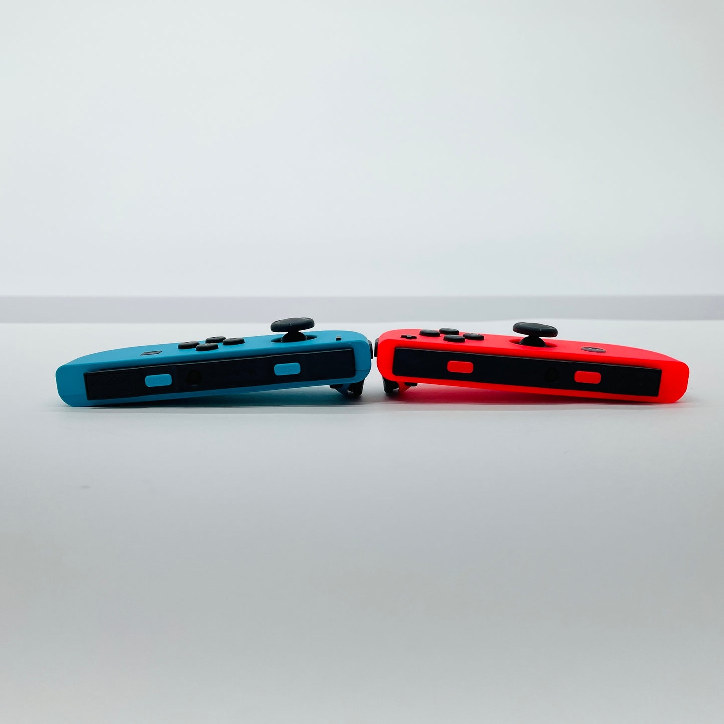 美品 Nintendo Switch 本体 Joy-Con(L) ネオンブルー/(R) ネオンレッド 任天堂 HAD-S-KABAA	【C4446-100】