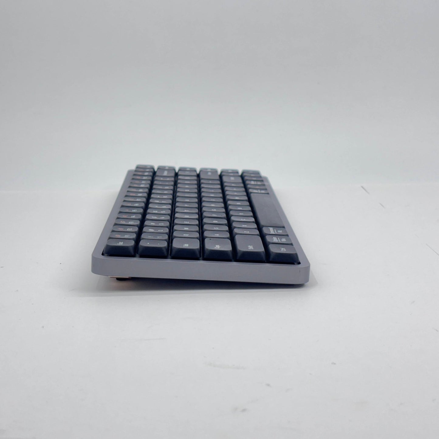 美品 Lofree Flow  84キー ロープロファイル メカニカルキーボード OE915【C8382-80】