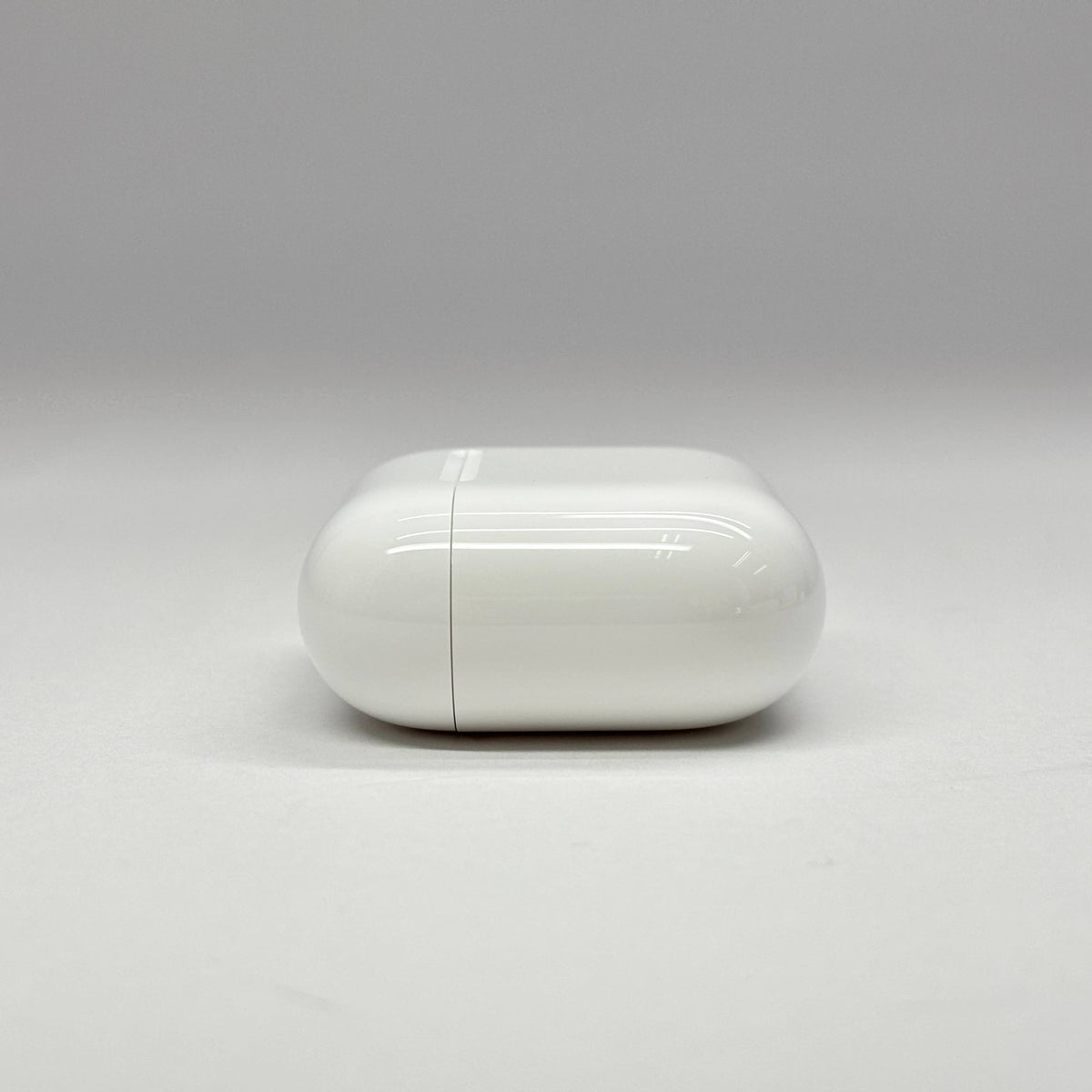 美品 AirPods 4 MXP93J/A （アクティブノイズキャンセリング搭載モデル）【C9028-C】