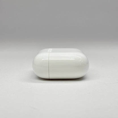 美品 AirPods 4 MXP93J/A （アクティブノイズキャンセリング搭載モデル）【C9028-C】