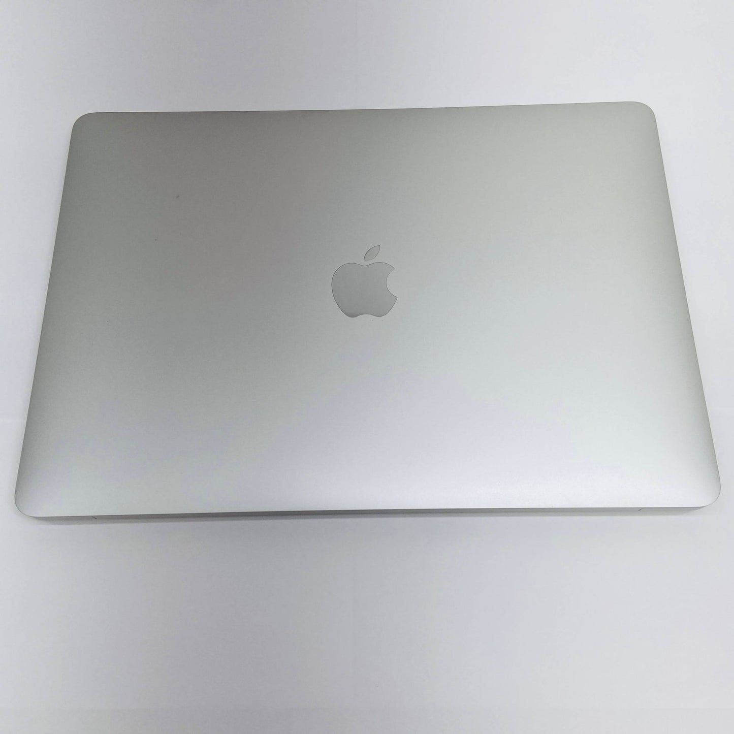 美品　Apple MacBook Air 2020 MGN93J/A Apple M1 8GB SSD256GB C3865 80サイズ発送