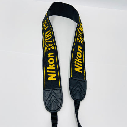 Nikon D700 ボディ　Nikon MB-D10 マルチパワーバッテリーパック付属　【C4305-80】