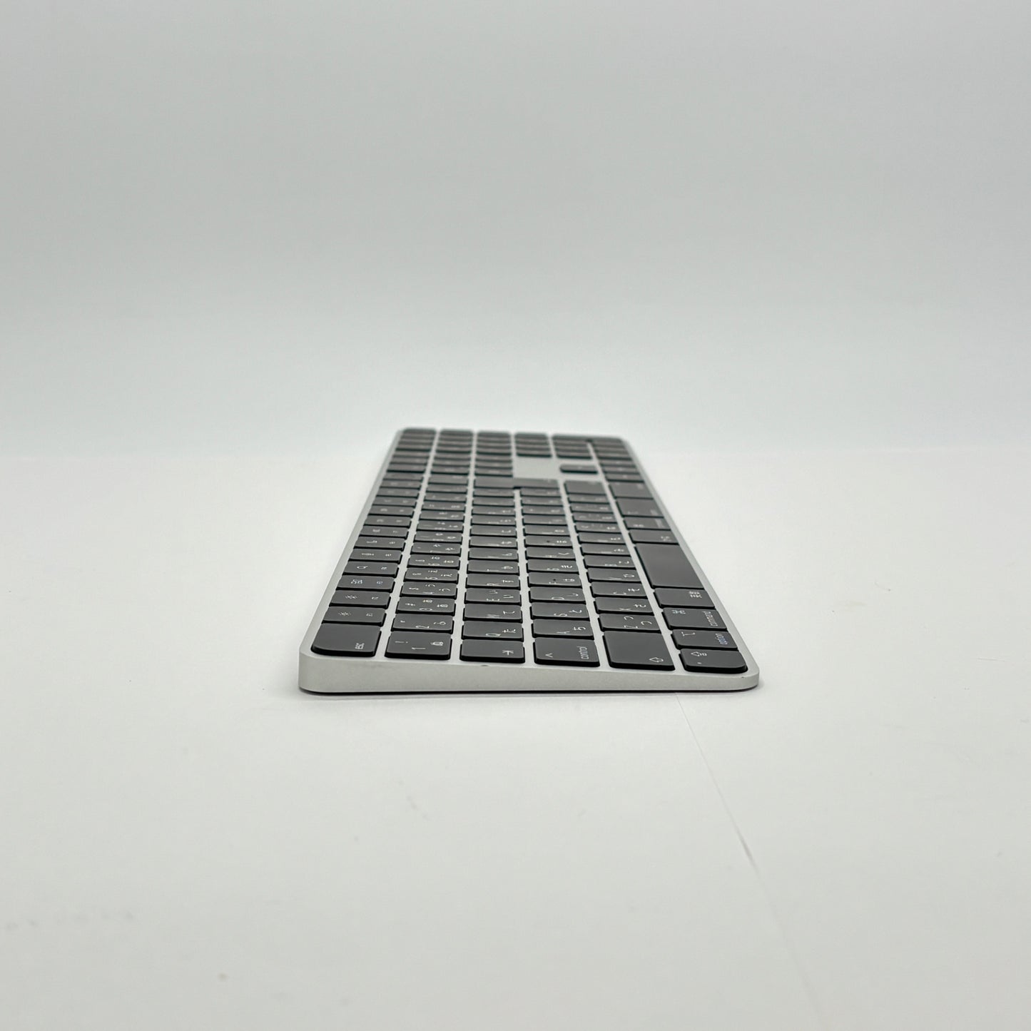 美品 Magic Keyboard Touch ID テンキー付 ブラック JIS MMMR3J/A スペースグレー【C8650-80】