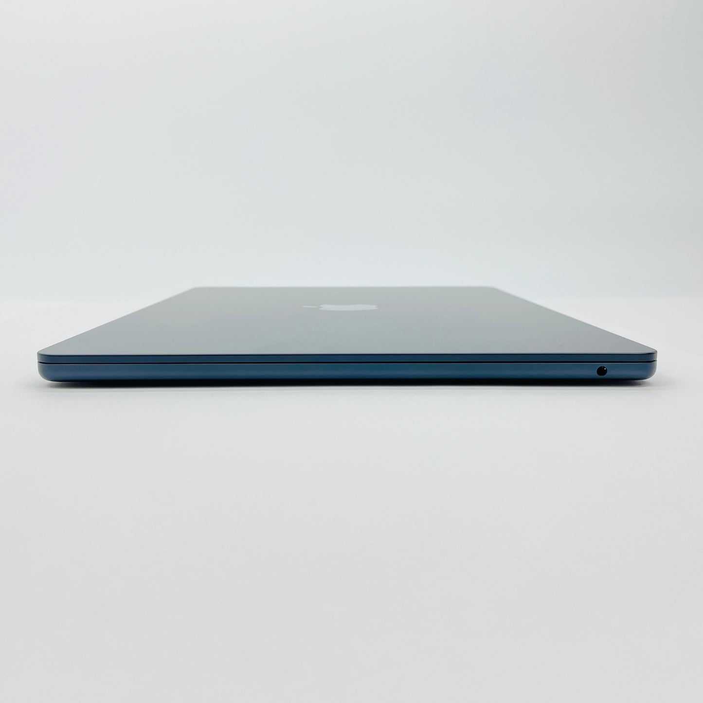 Apple MacBook Air 15インチ 2025 M4 16GB 256GB MW1L3J/A ミッドナイト バッテリー最大容量100%　【C5046-80】