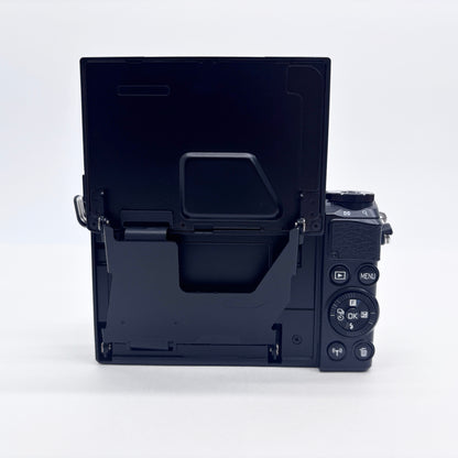 美品 Nikon 1 J5 標準パワーズームレンズキット ミラーレス一眼【C8172-60】
