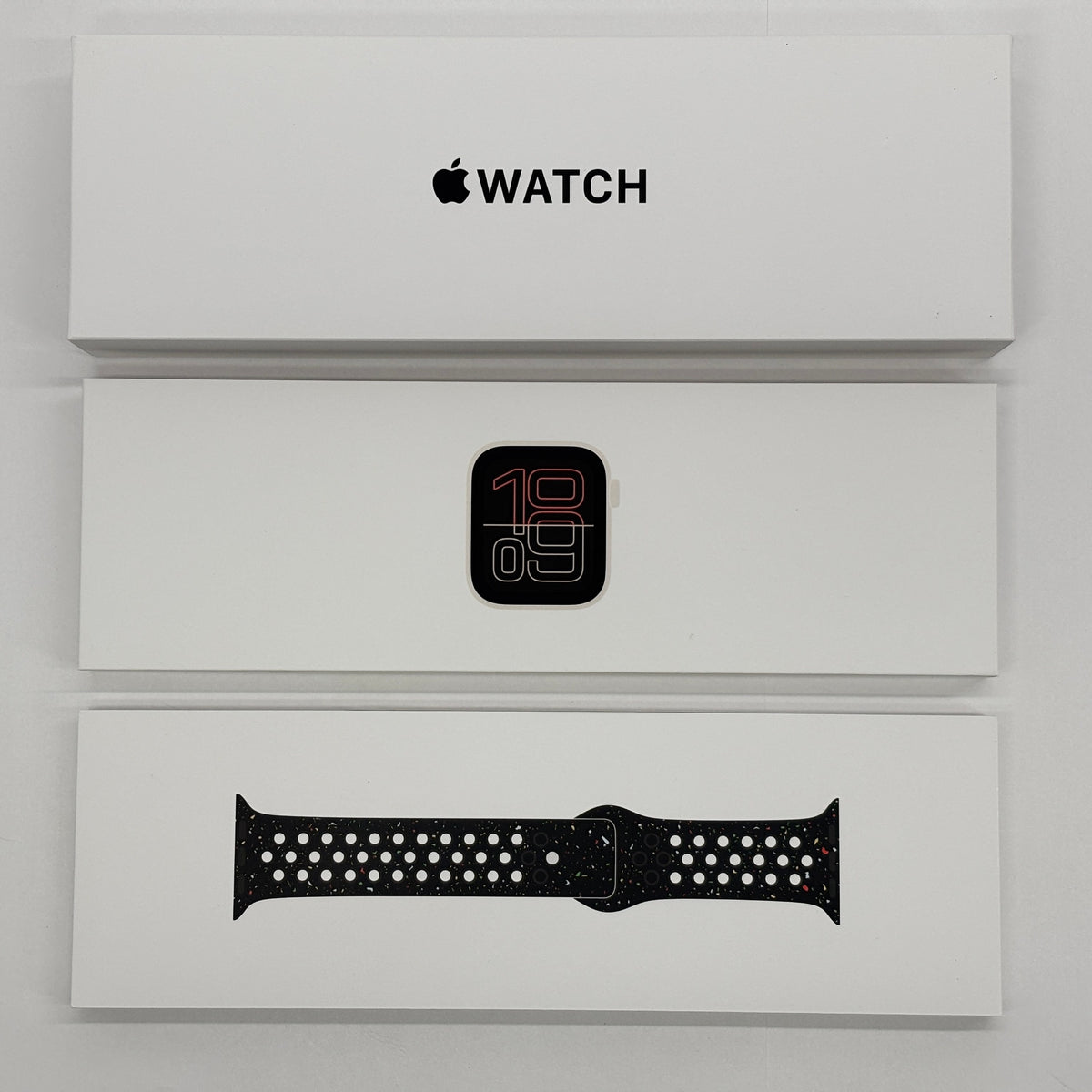 美品 Apple Watch SE 第3世代 GPSモデル 44ｍｍ MEP04J/A スターライトアルミ Nikeスポーツバンド M/L バッテリー最大容量100%  【C9027-60】