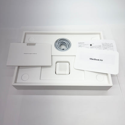 新品同様 美品 Apple MacBook Air 13インチ M4 2025 24GB 512GB 10コアCPU/10コアGPU MC6V4J/A 充放電回数3回 バッテリー最大容量100%【C5278-80】