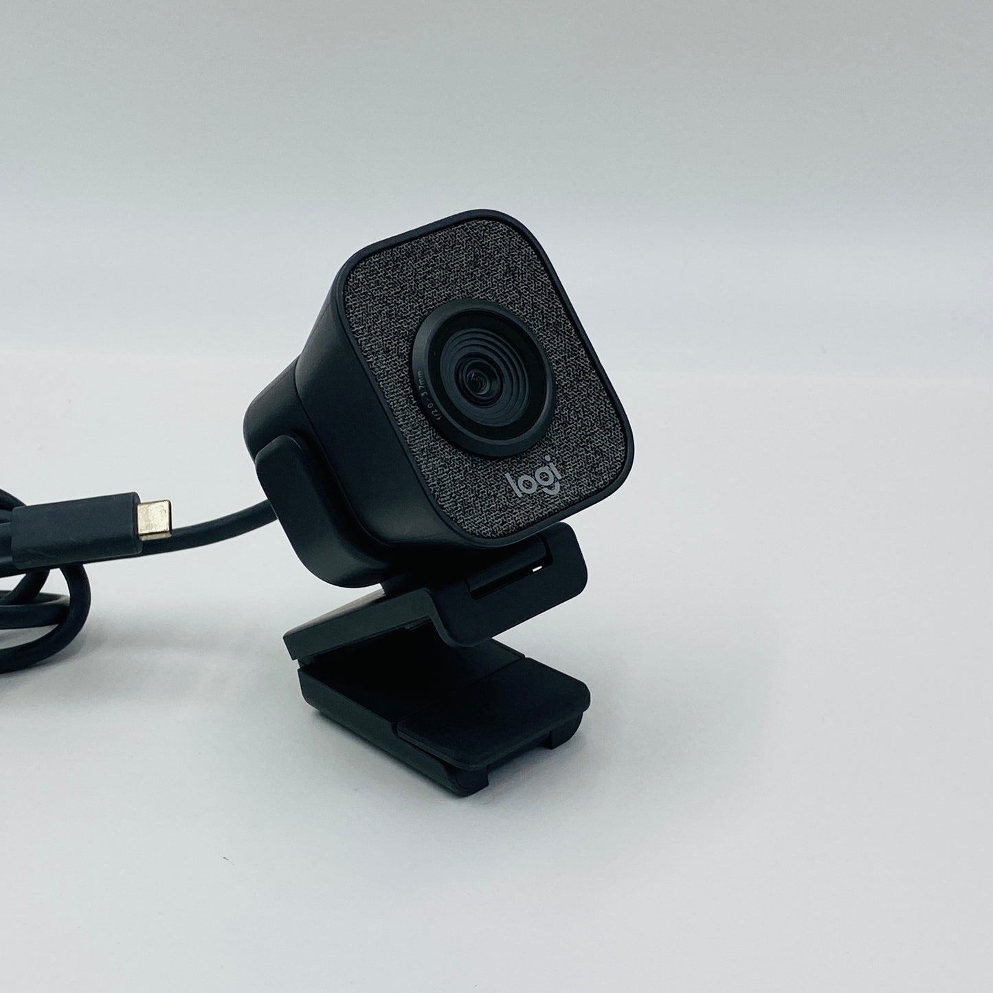 ロジクールStreamCam - フルHD 1080pストリーミングウェブカメラ グラファイト C3680 60サイズ発送