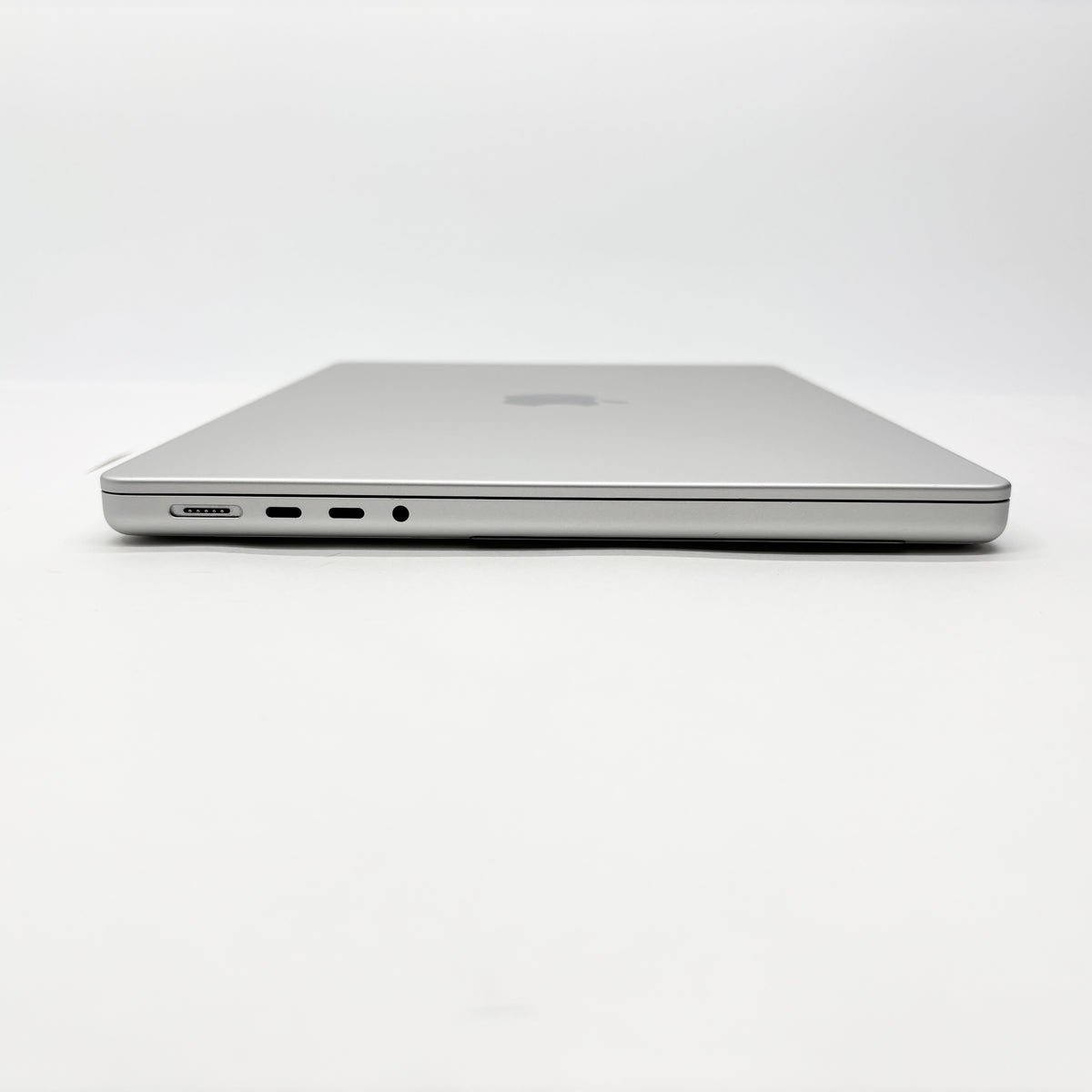 Apple MacBook Pro 14インチ M2 pro (10コアCPU16コアGPU) 16GB 512GB シルバー【C8989-80】