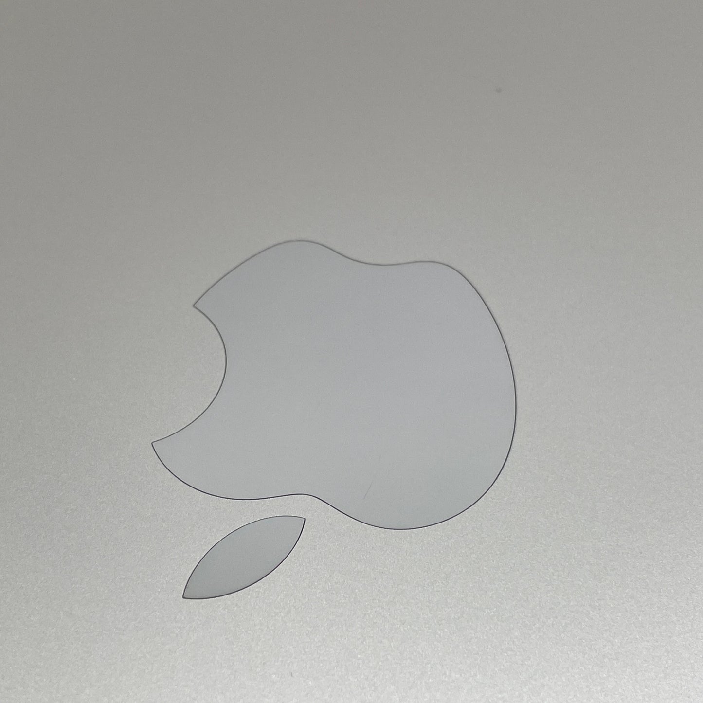 MacBook Air 13.6-inch M2 2022 8コアCPU 8コアGPU 8GB 256GB MLY13J/A バッテリー最大容量90% スターライト 付属品完備【C6525-80】