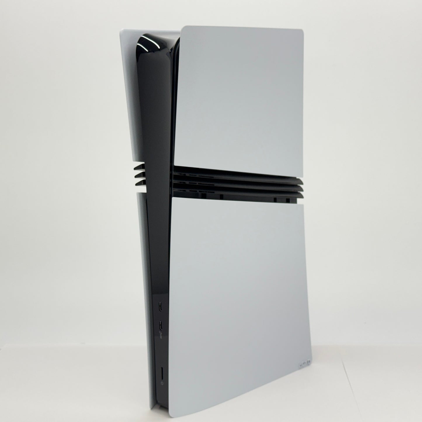美品 SONY PlayStation 5 pro (PS5 pro) 本体 CFI-7000B01【C7445-140】
