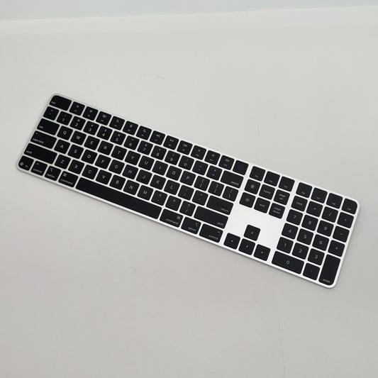 美品 Touch ID搭載 Magic Keyboard（テンキー付き）US配列 MMMR3LL/A【C6980-80】