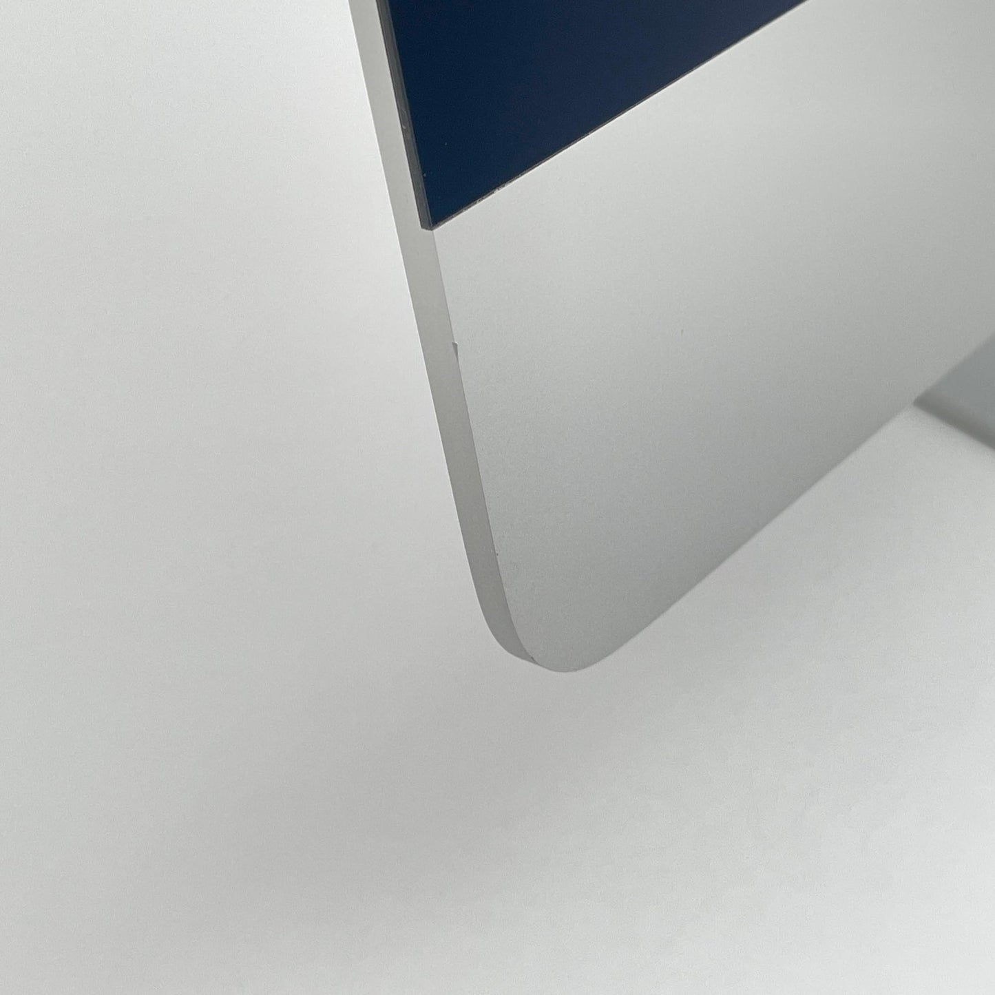 Apple iMac Retina 4K 21.5インチ 2019 3.6GHz クアッドコア i3 Radeon Pro 555X 8GB SSD 256GB【C7267-140】