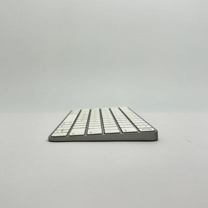 美品 Apple Magic Keyboard マジックキーボード with Touch ID MK293LL/A【C8558】