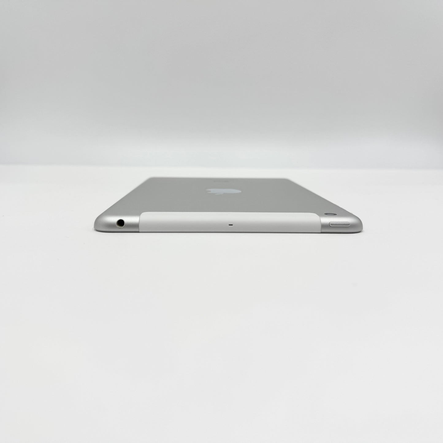Apple iPad mini 3 64GB MGJ12J/A Cellularモデル シルバー 本体のみ【C8772-C】