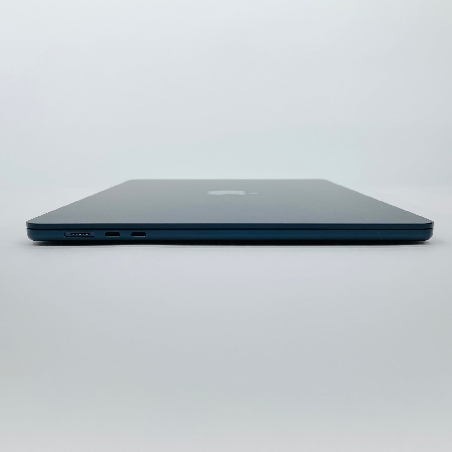 Apple MacBook Air 15インチ 2025 M4 16GB 256GB MW1L3J/A ミッドナイト バッテリー最大容量100%　【C5046-80】