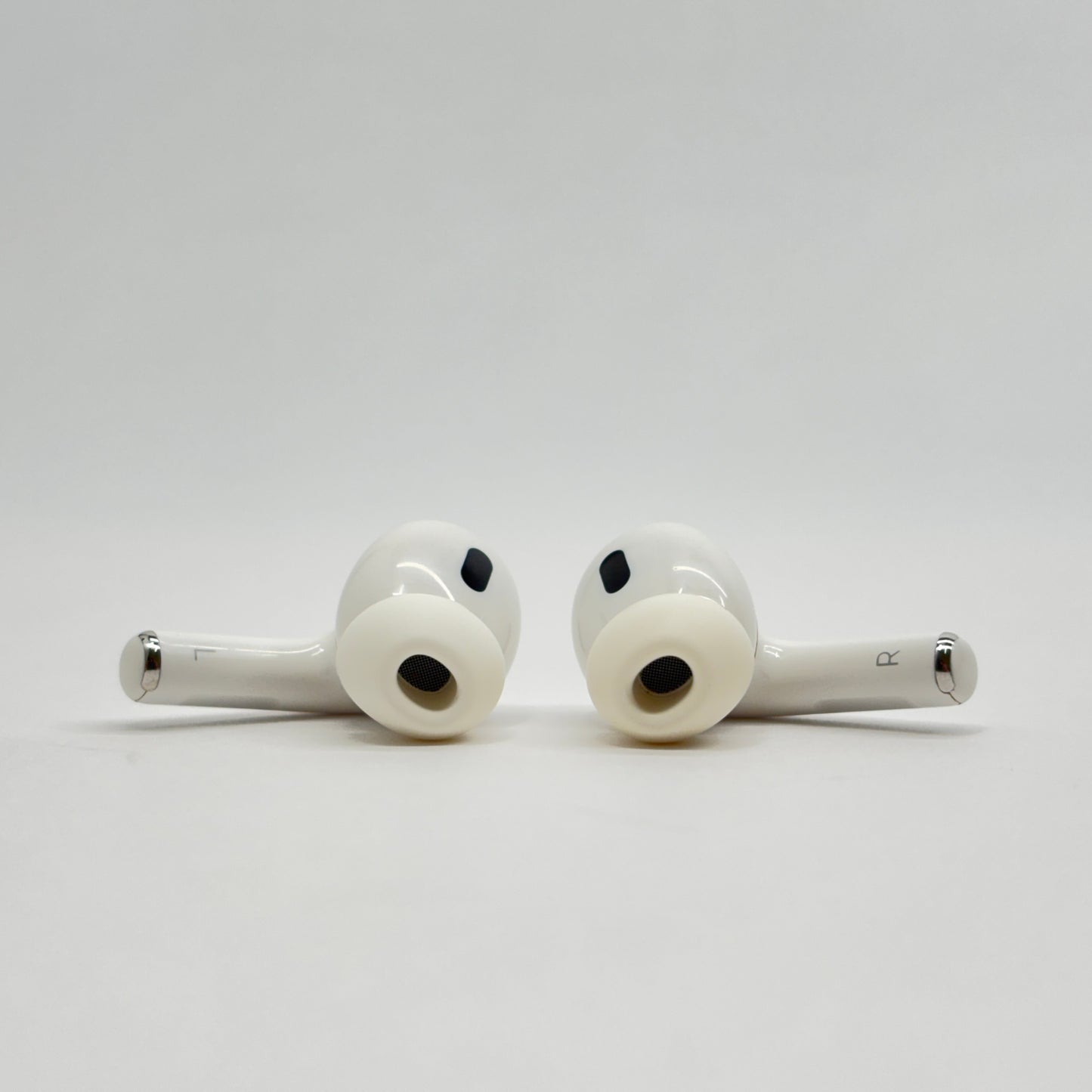Apple AirPods Pro 第2世代 ワイヤレスイヤホン USB-C【C8730-C】