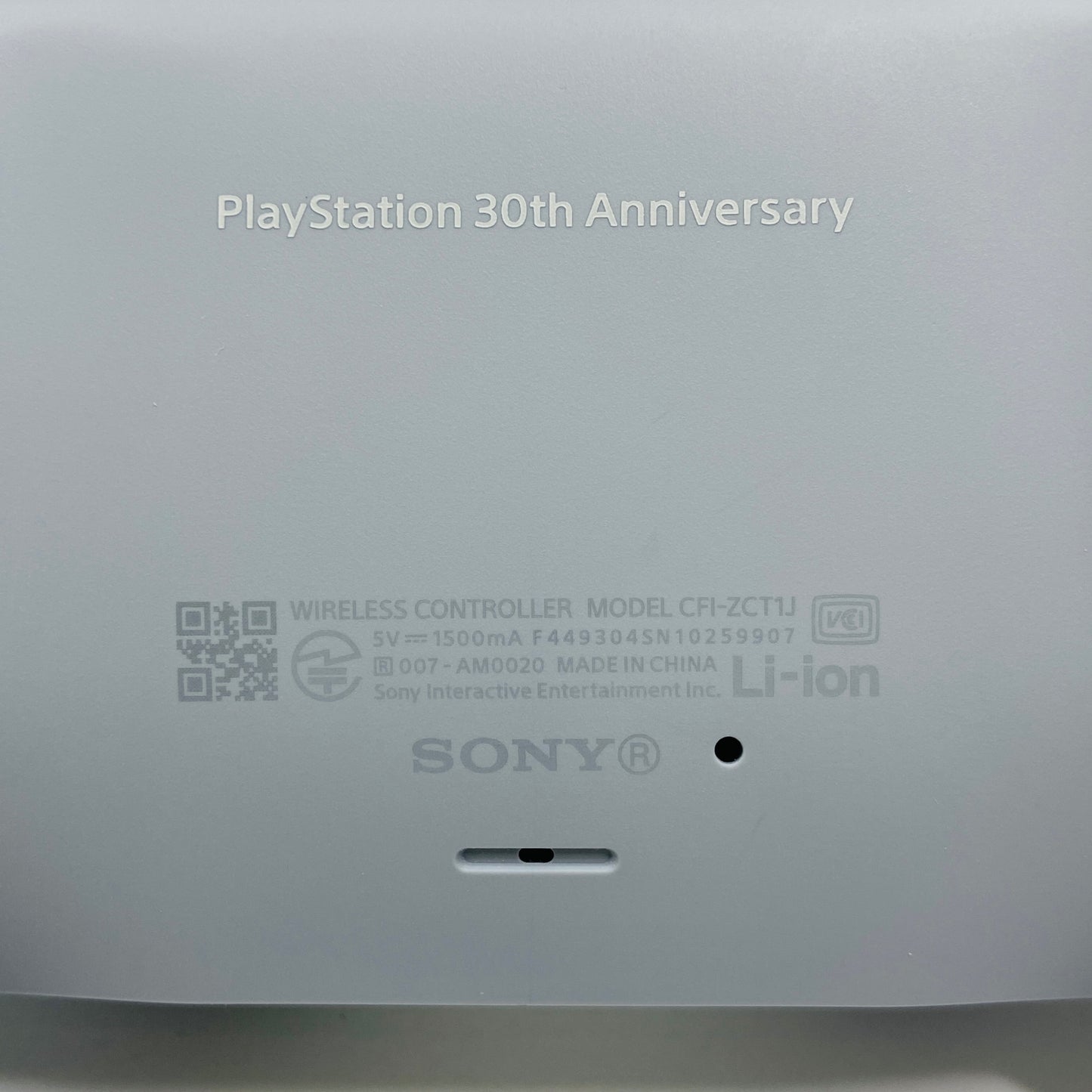 DualSense ワイヤレスコントローラー 30周年アニバーサリー リミテッドエディション CFI-ZCT1J30【C3905-60】