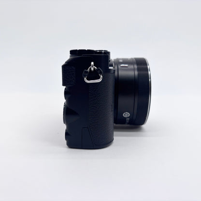美品 Nikon 1 J5 標準パワーズームレンズキット ミラーレス一眼【C8172-60】