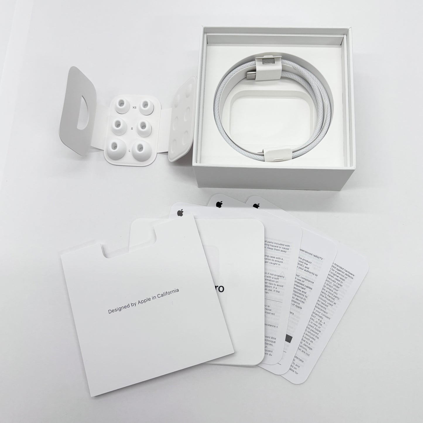 Apple AirPods Pro 第2世代 MagSafe充電ケース(USB-C)付き MTJV3J/A【C5057-60】