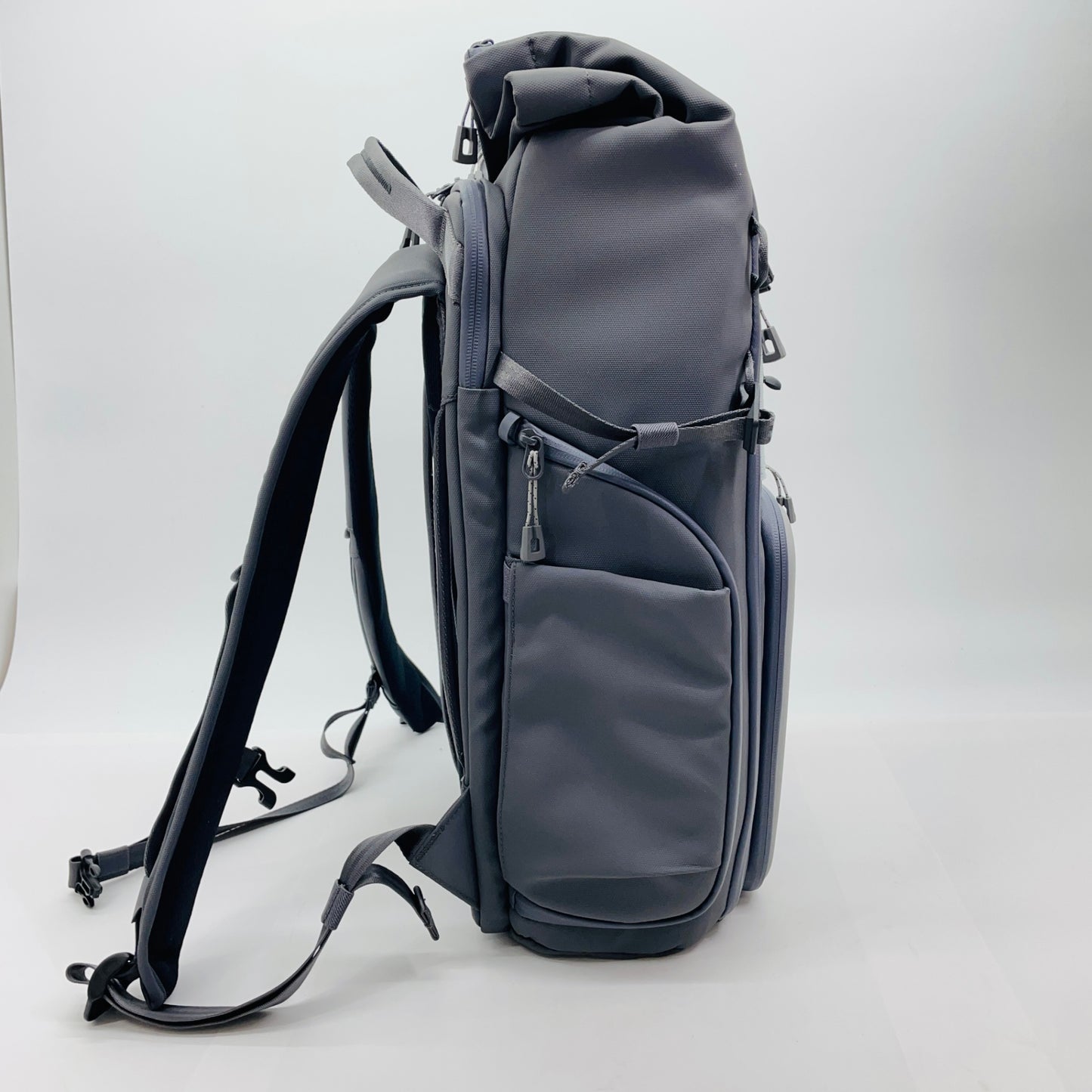 Ulanzi BP04 ハードシェルカメラバックパック【C4358】