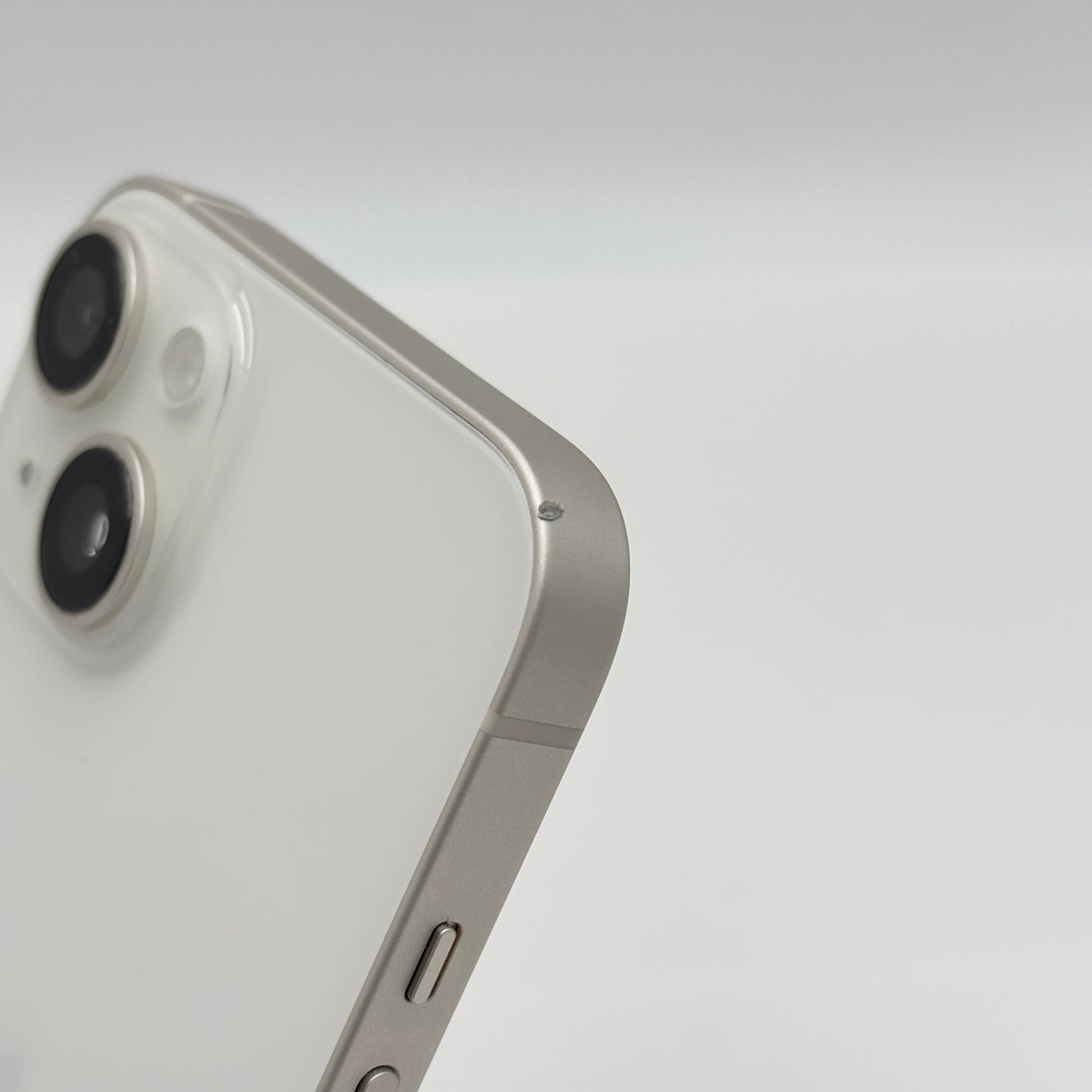 Apple iPhone 14 256GB スターライト MPW33J/A SIMフリー バッテリー最大容量84% 【C6942-C】