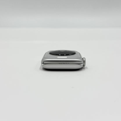 美品 Apple Watch SE 第2世代 GPSモデル 40mm MNJV3J/A バッテリー最大容量86%【C8879-60】