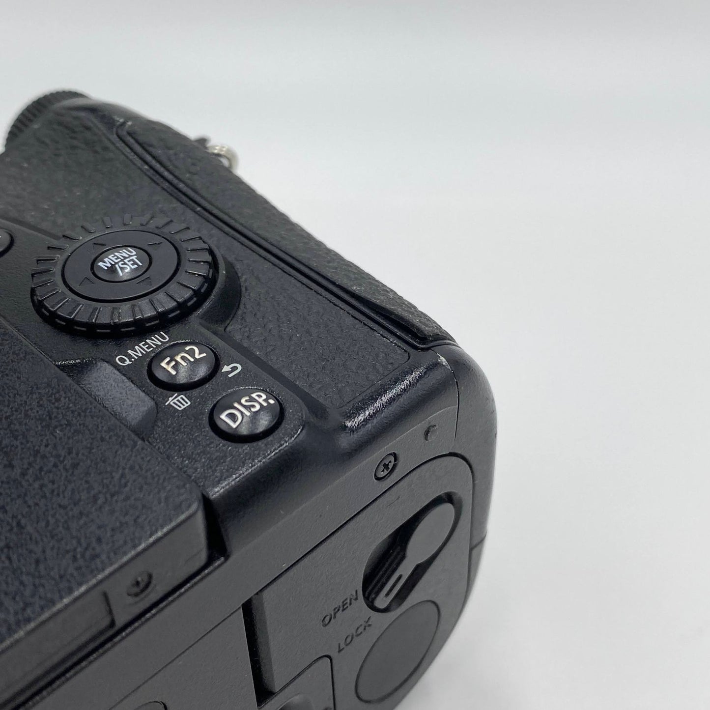 送料無料 パナソニック Panasonic LUMIX DC-G9 ボディ ショット数4,474枚 C3851