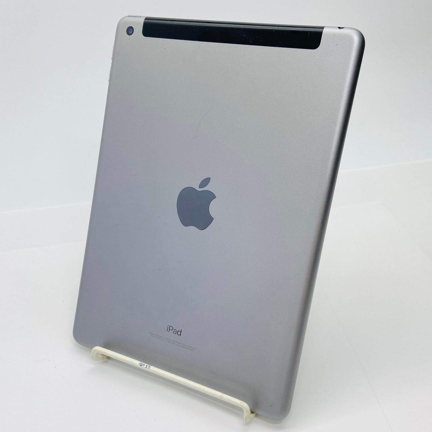 Apple iPad MR6N2J/A A1954 32GB 黒 ブラック 9.7インチ第6世代 WIFI+Cellularモデル 【C4064-60】