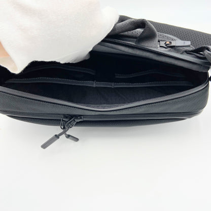 美品 THE TOKYO TECHPACK SLING【C5718】