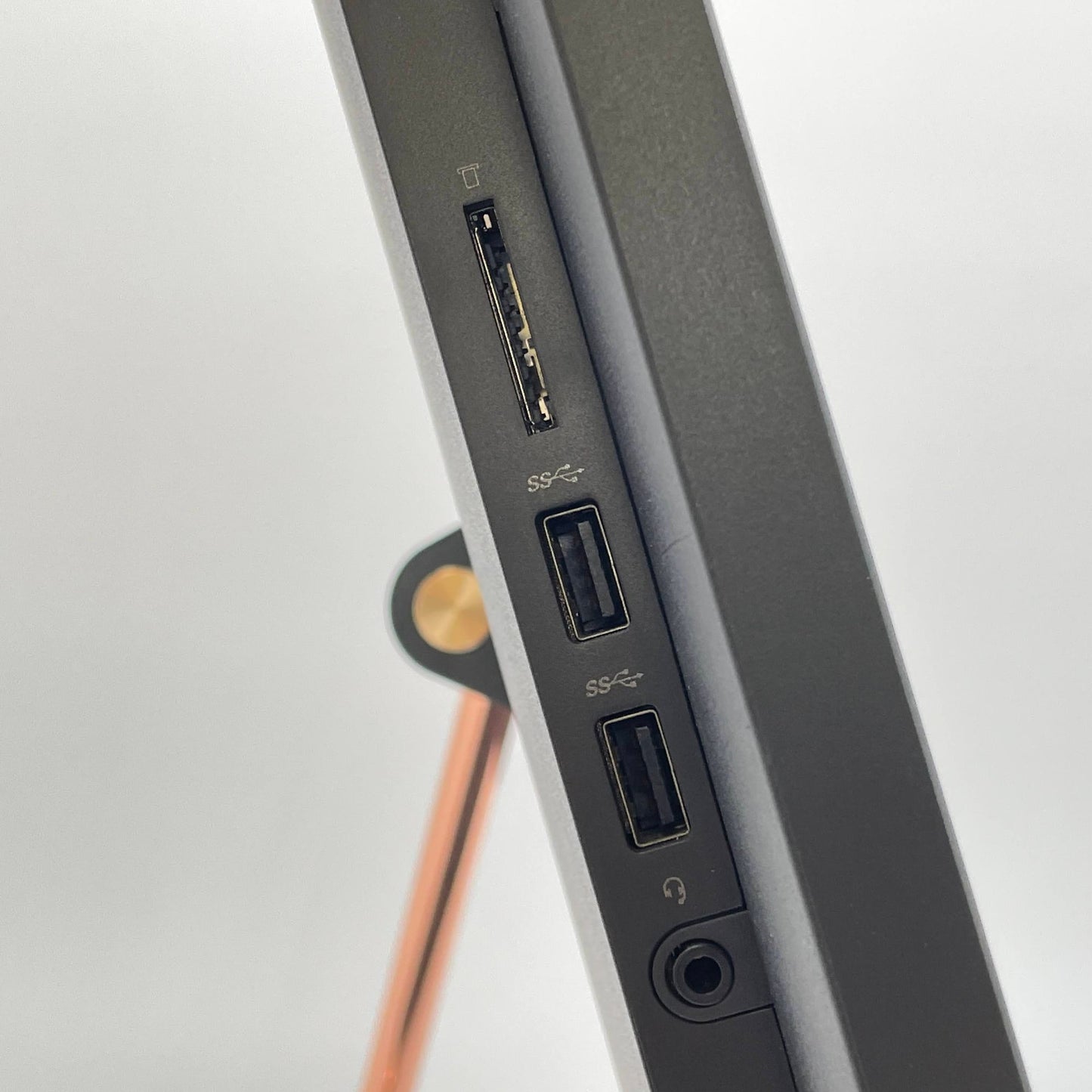 Lenovo IdeaCentre A540 23.8型フルHD液晶 一体型デスクトップパソコン Ryzen 5 3400GE 8GB SSD256TB＋HDD1TB Windows11 Home 【C6738-140】