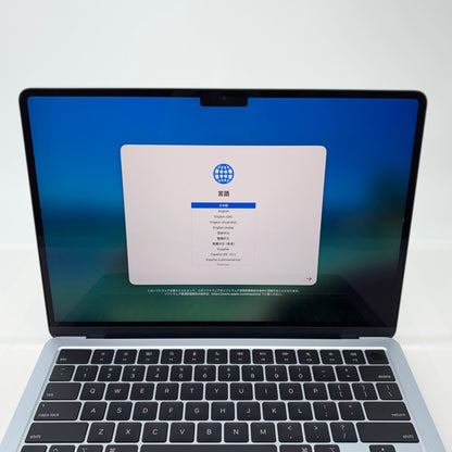 新品同様 美品 MacBook Air 13インチ M4 2025 10コアCPU 8コアGPU 16GB 256GB USキー 充放電回数10回 バッテリー最大容量100%【C5499-80】