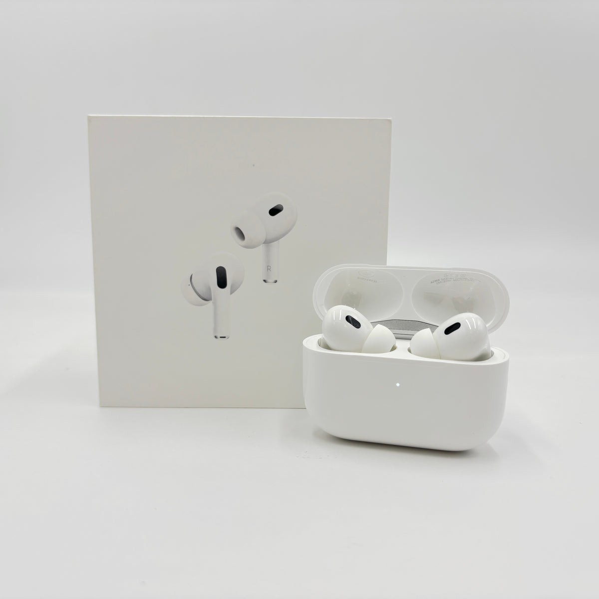 美品 Apple 純正 AirPods Pro 第2世代 MagSafe充電ケース USB-C MTJV3J/A【C9272-60】