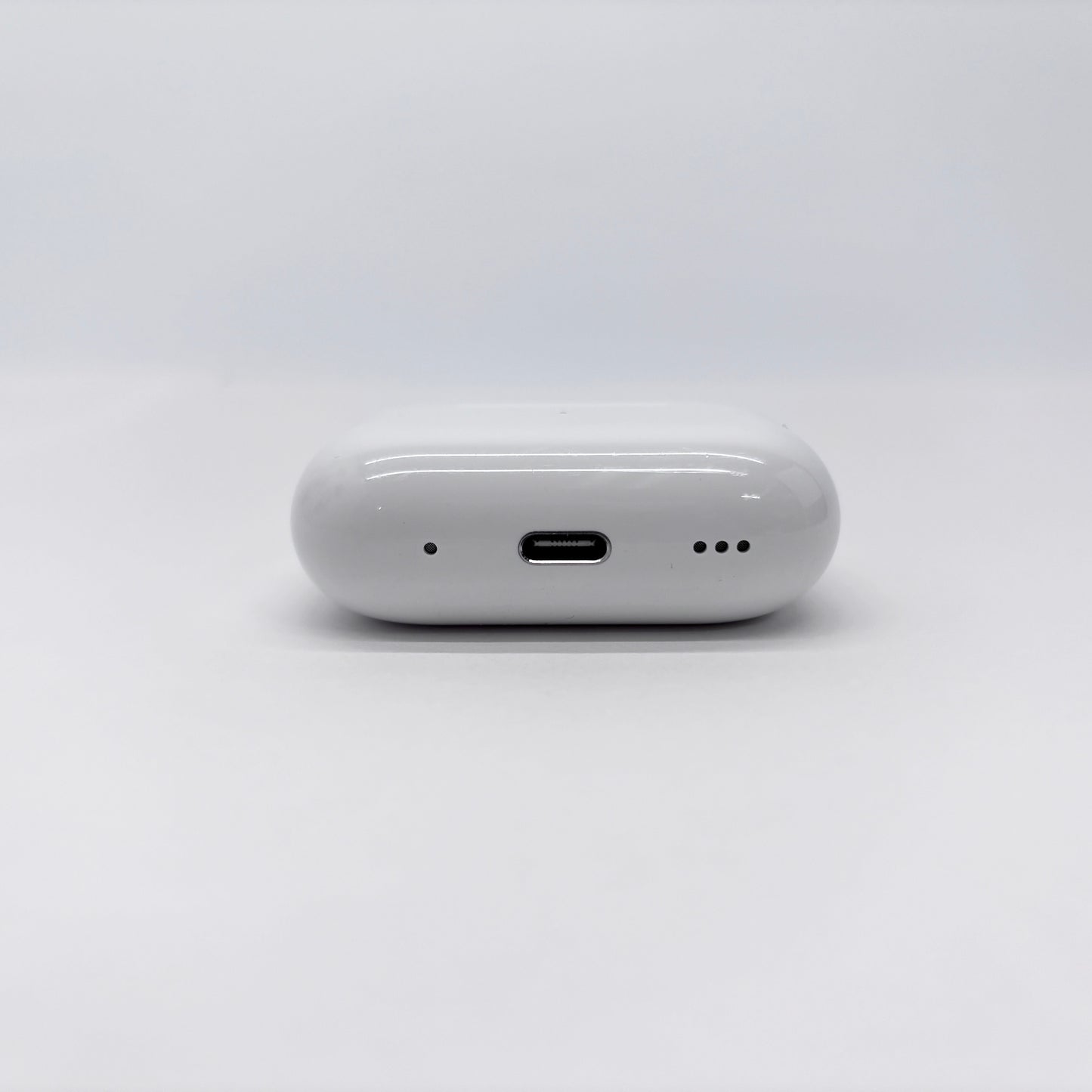 Apple AirPods Pro 第2世代 MagSafe充電ケース(USB-C)付き MTJV3J/A【C5057-60】