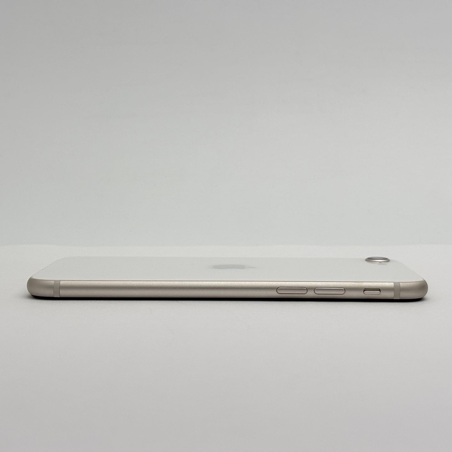 Apple iPhone SE 第3世代 MMYD3J/A A2782 64GB スターライト SIMフリー【C8550-C】
