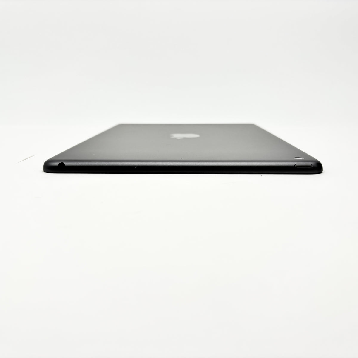 美品 Apple iPad 10.2インチ 第9世代 Wi-Fi 64GB 2021年秋モデル MK2K3J/A スペースグレイ【C8743-60】