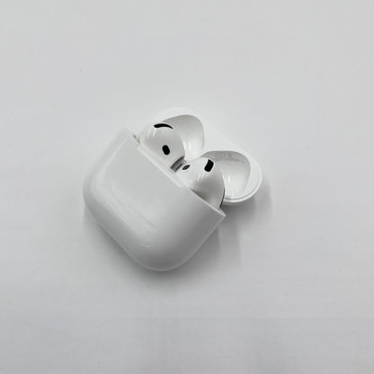 Apple AirPods 第4世代 アクティブノイズキャンセリング搭載モデル　【C4820-C】