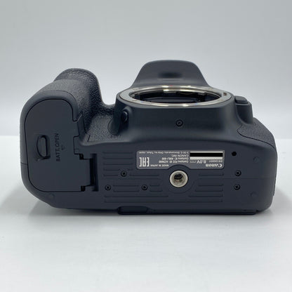 美品 キャノン Canon EOS 90D EF-S 18-135 IS USM レンズキット 【C4231-100】